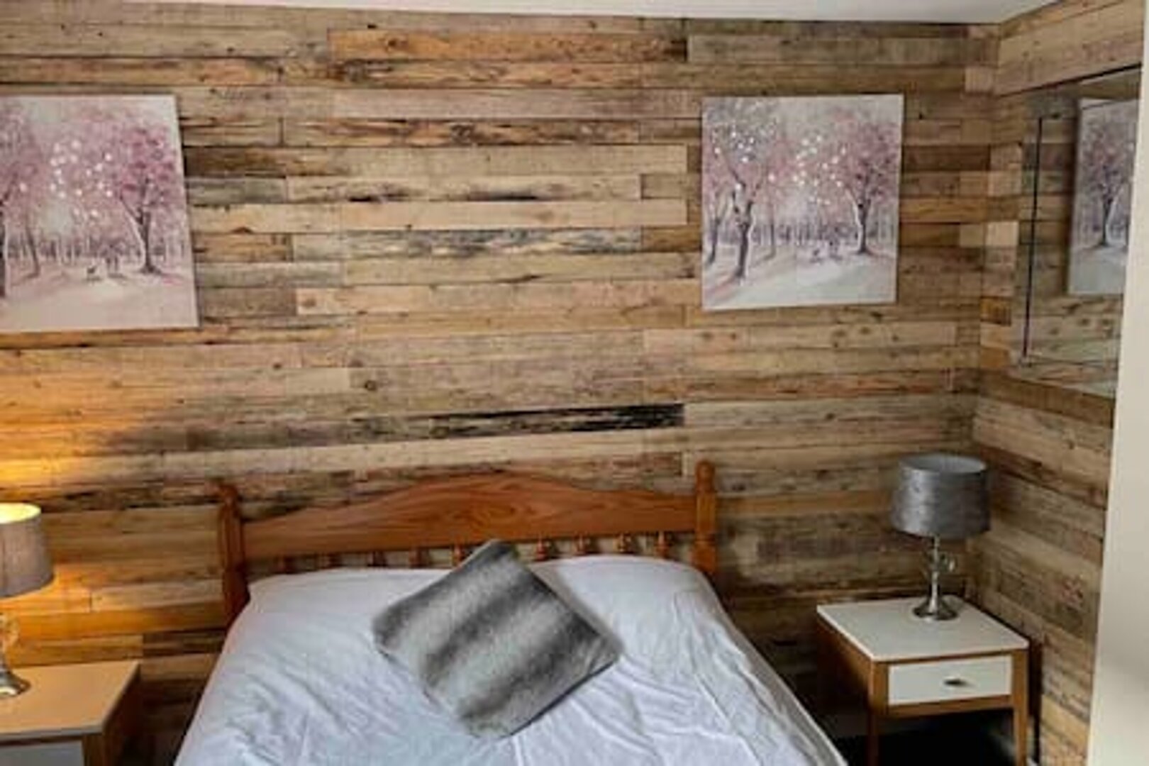Room 6 - Oystermouth Road