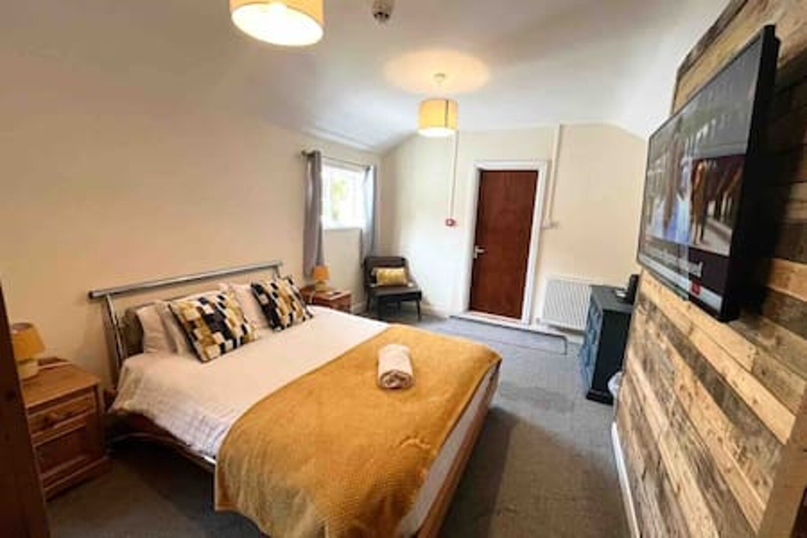 106 No.7 - Brynmill- seafront - 50in smart tv