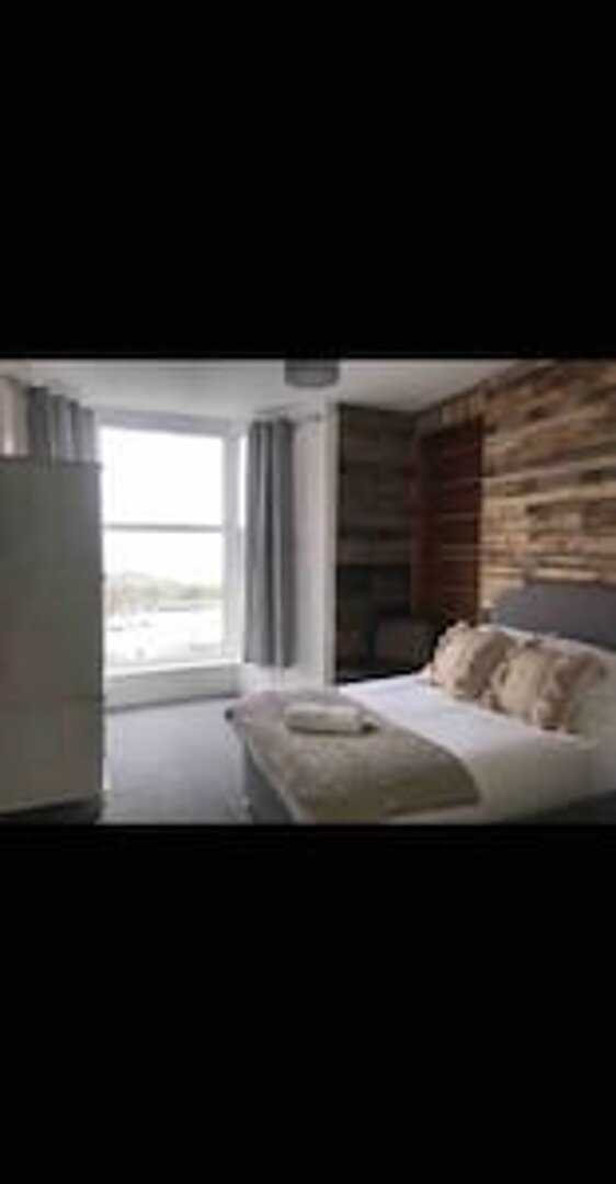 106 No.5 Brynmill - Sea Views - smart tv