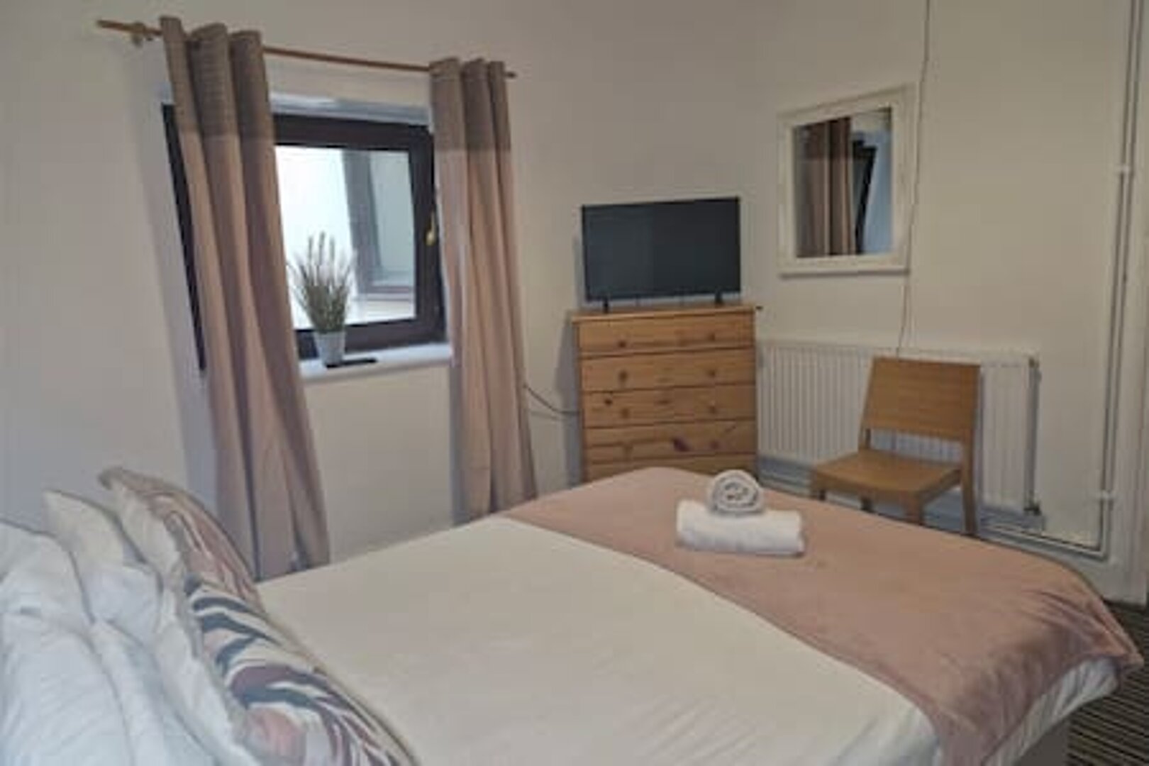 Room 2 (GF) - Oystermouth rd