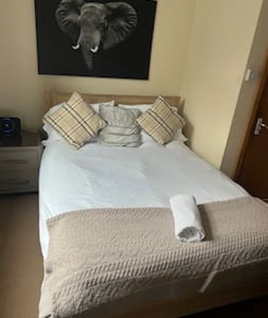 54-1 Double Room - Smart TV - City Views