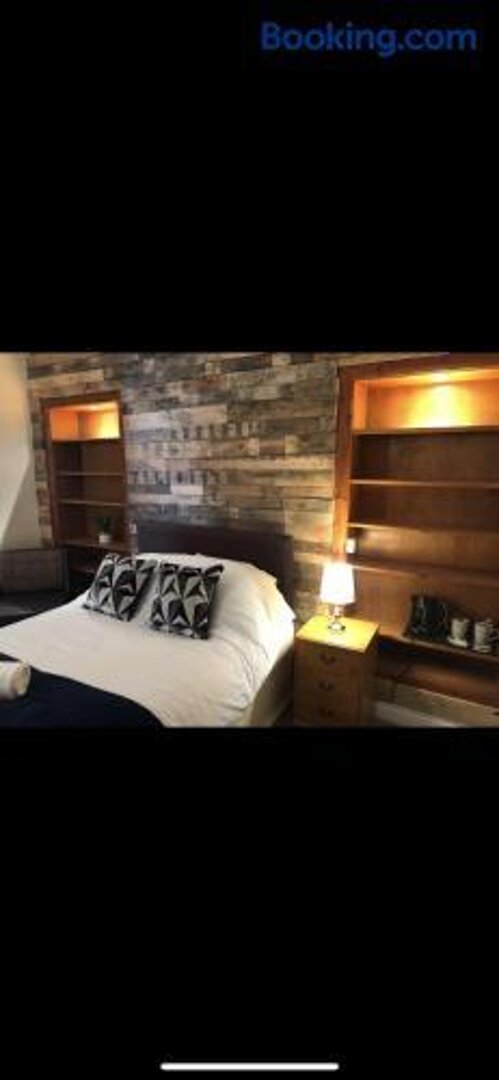 106 Brynmill - Room 9 - Sea Views