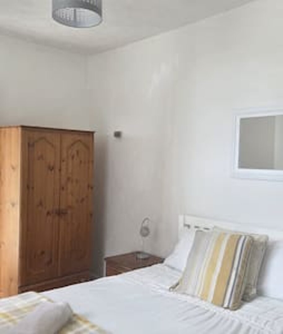 52-1 Windmill - Double - City views - Smart TV