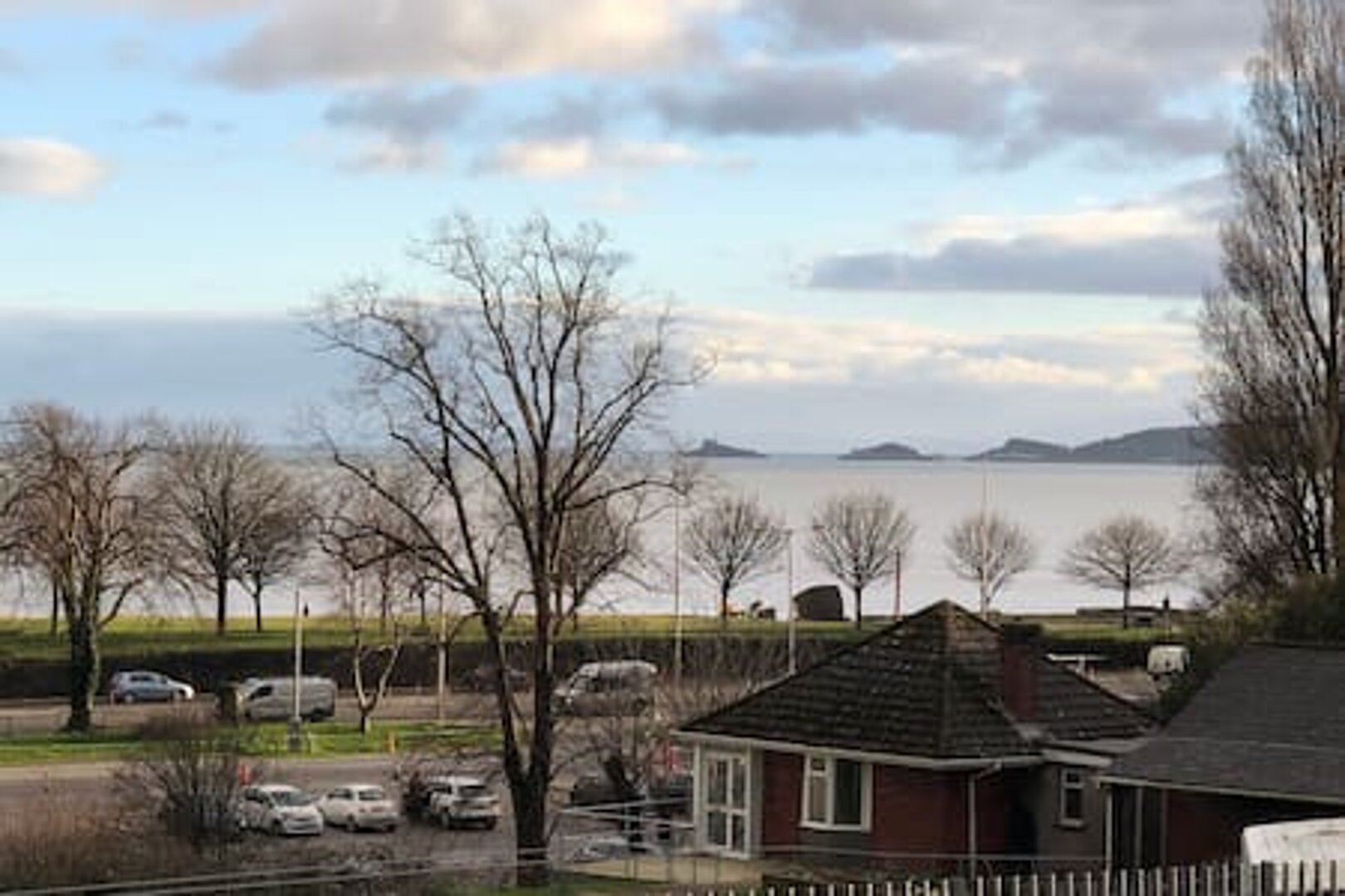 106 No.6 Brynmill - Sea Views - smart tv