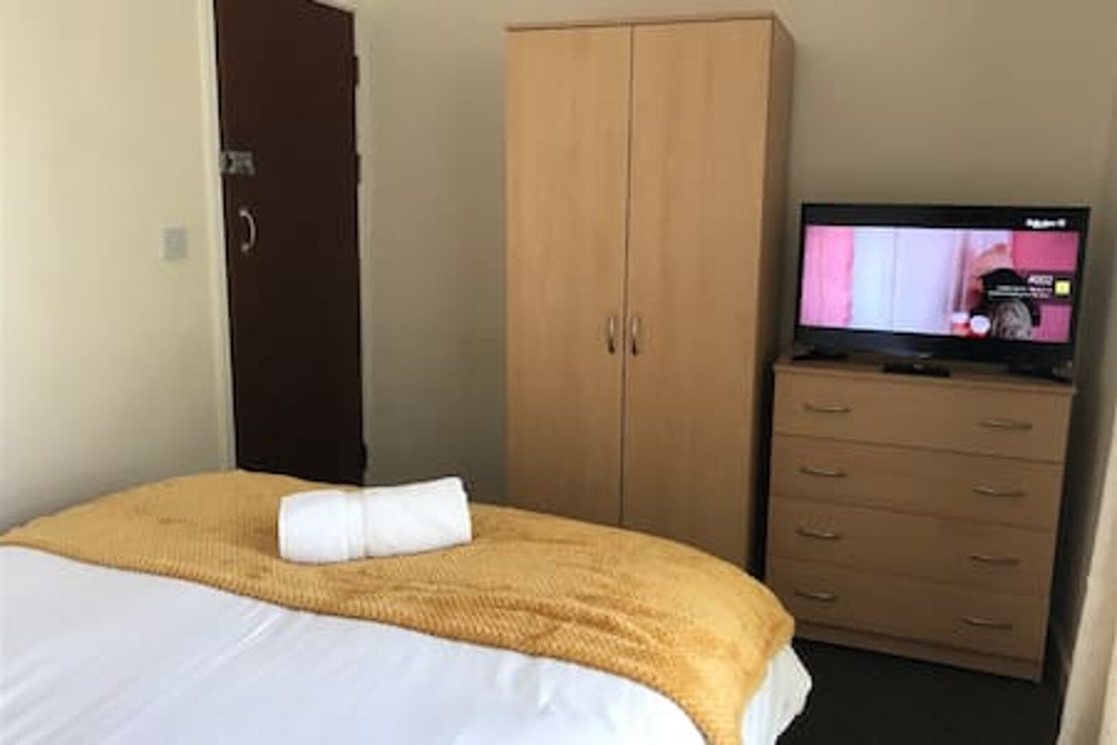 34/4-6 ROOM UPLANDS